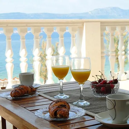 House Slatine Дом отдыха *