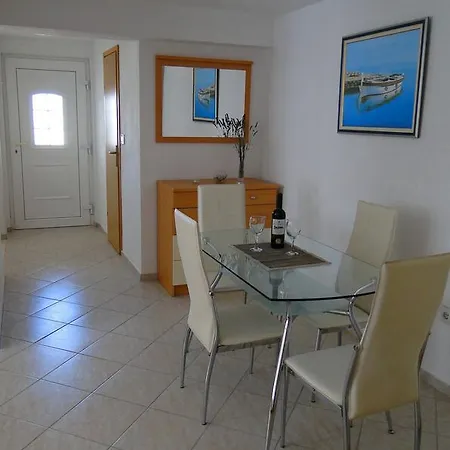 Nyaraló House Slatine