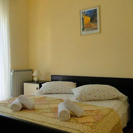 House Slatine Дом отдыха Трогир