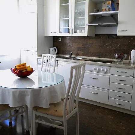 Nyaraló House Slatine *