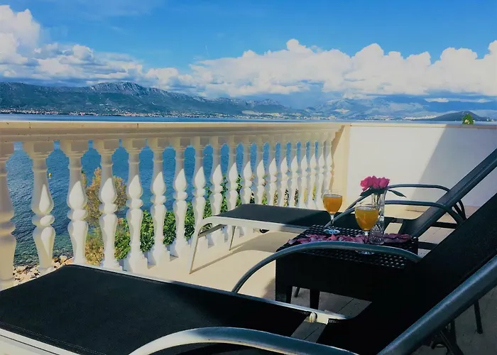 House Slatine Feriehus *